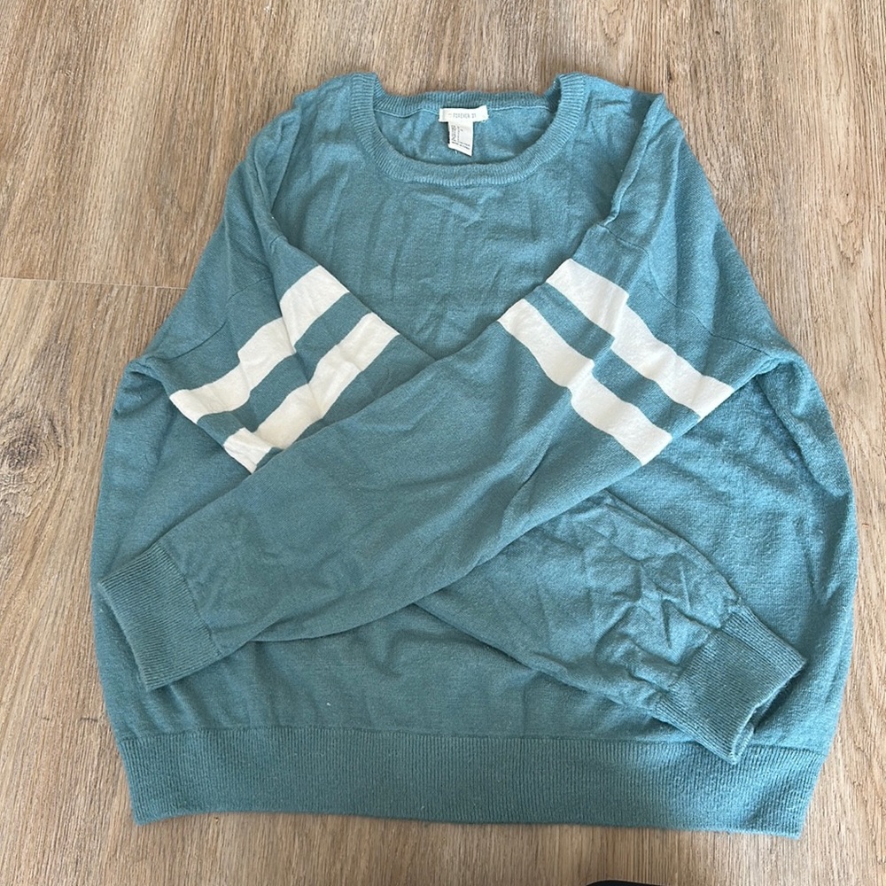 Blue sweater with striped sleeves size L